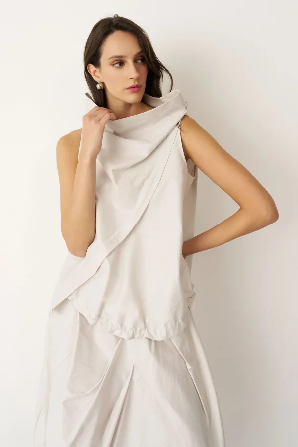 Bej Büyük Yakalı Etek Ucu Büzgülü Kolsuz Koufi Bluz - 1