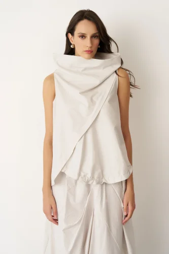 Bej Büyük Yakalı Etek Ucu Büzgülü Kolsuz Koufi Bluz - 4