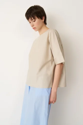 Bej Sırt Dekolteli Çiçek Detaylı Chrissi Bluz - 3