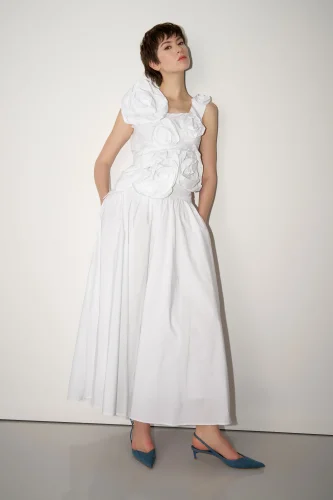 Beyaz Güllü Kolsuz Kısa Bluz Pori - 4