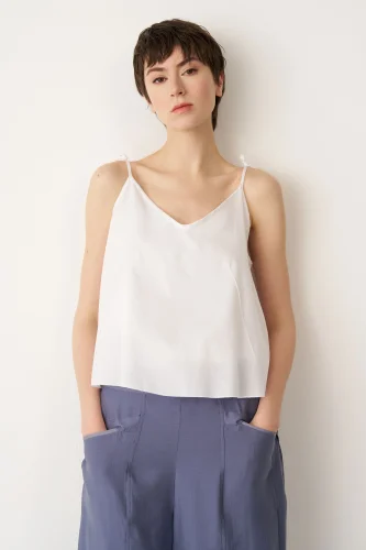 Beyaz İnce Askılı Etek Ucu Renkli Kambi Bluz - 1