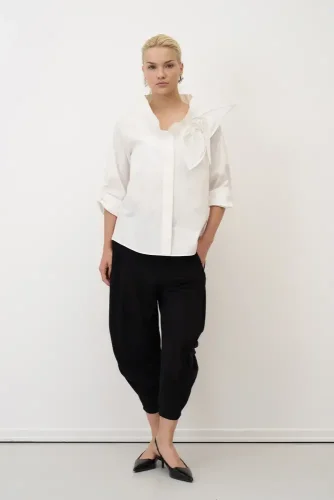 Beyaz Yakası Büyük Çiçekli Kato Gömlek - 2