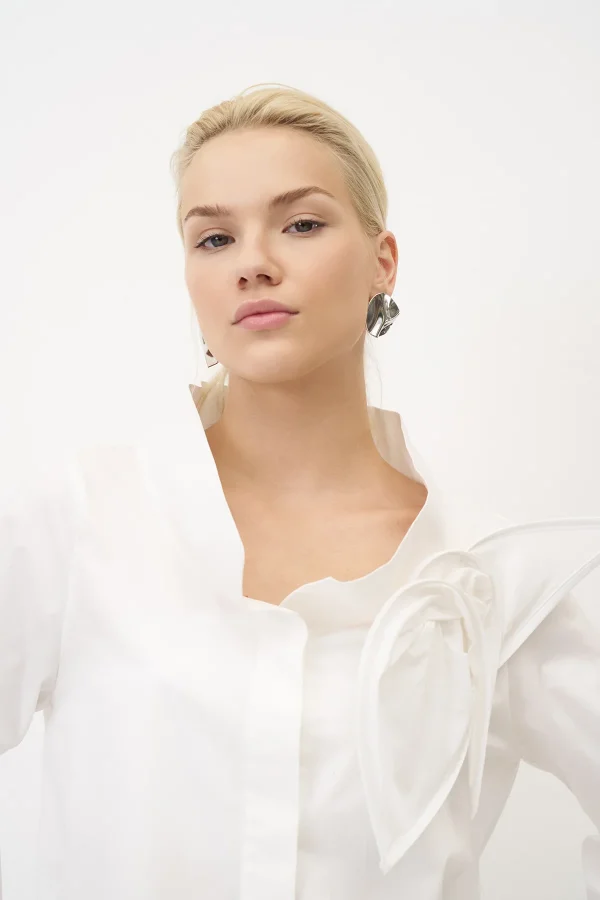 Beyaz Yakası Büyük Çiçekli Kato Gömlek - 1