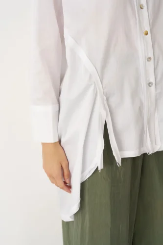 Beyaz Yırtmaçlı Rahat Kesim Uzun Nisida Gömlek - 4