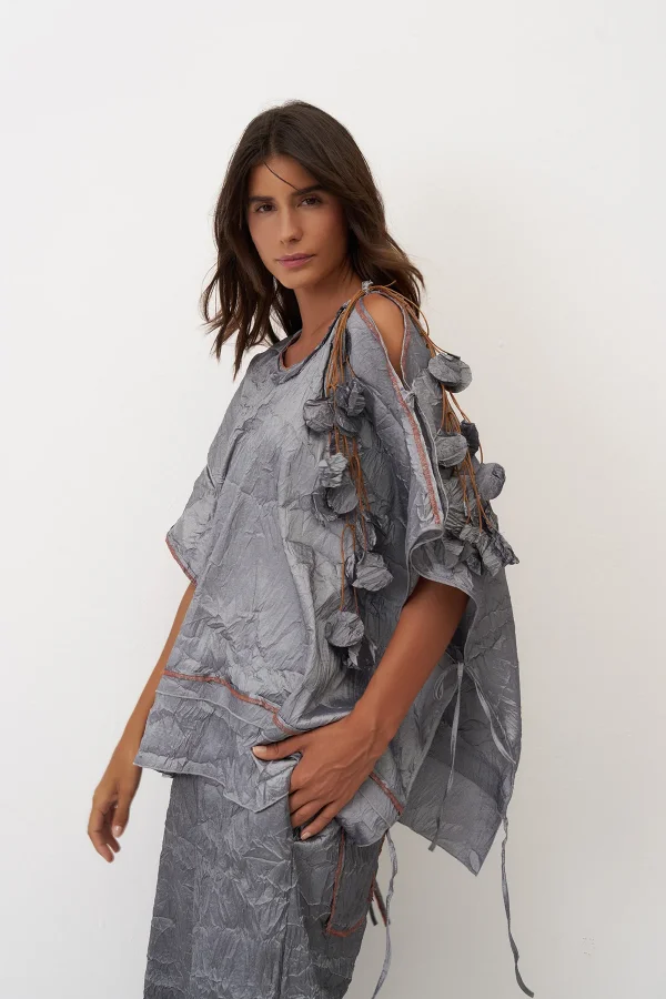 Gri Omuzu Kolyeli Kırışık Vido Bluz - 3