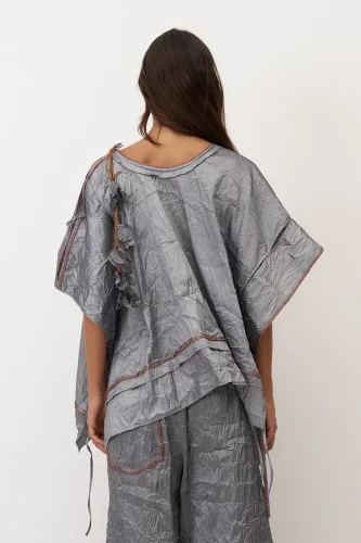 Gri Omuzu Kolyeli Kırışık Vido Bluz - 7