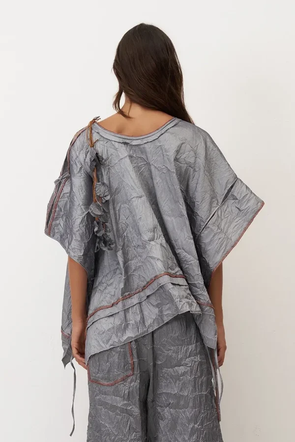 Gri Omuzu Kolyeli Kırışık Vido Bluz - 7
