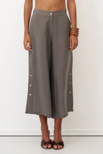 Gri Yanları Düğmeli Geniş Kesim Kısa Paça Mykonos Pantolon - BIZE (1)