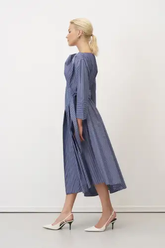 İndigo Omuzu Beyaz Dantelli Çizgili Poplin Lazareto Elbise - 3