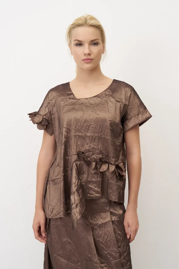 Kahverengi Yaprak Detaylı Kısa Kollu Krinkıl Agistri Bluz - 1