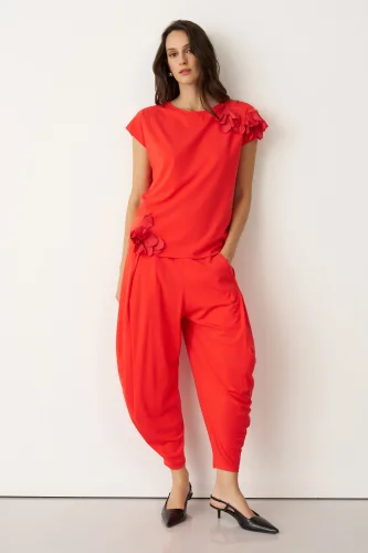 Kırmızı Tafta Çiçek Detaylı Kokkino Bluz - BIZE (1)