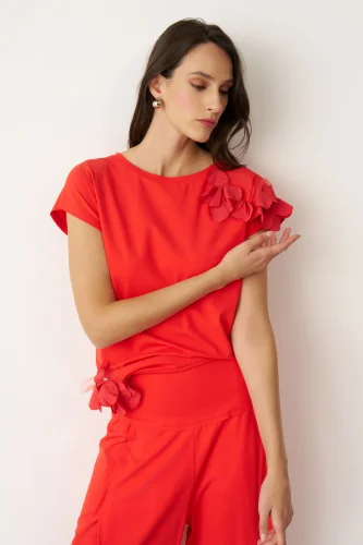 Kırmızı Tafta Çiçek Detaylı Kokkino Bluz - 4