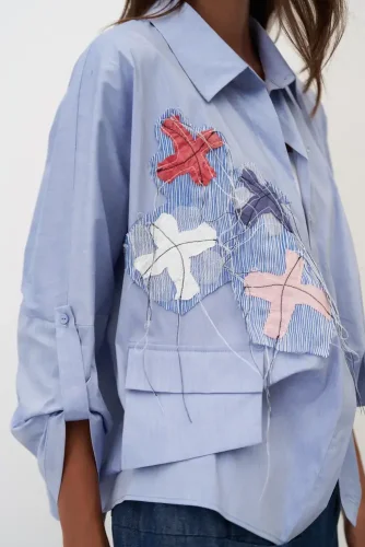 Mavi Dört Renkli Nakışlı Cepli Marmaro Gömlek - 4