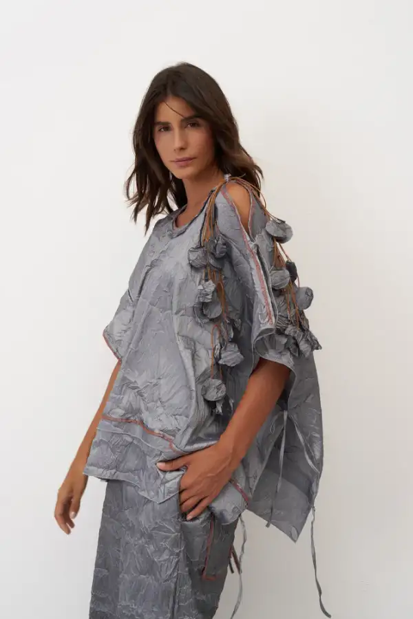 Omuzu Kolyeli Kırışık Vido Bluz - Gri - 3