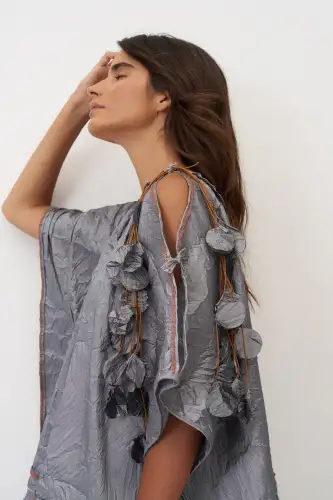 Omuzu Kolyeli Kırışık Vido Bluz - Gri - 6