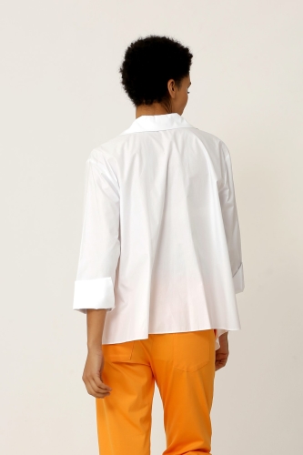 Oval Button Shirt - White - 6