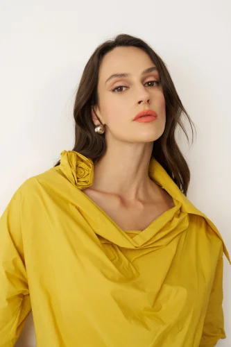 Sarı Petalas Kısa Bluz - 3