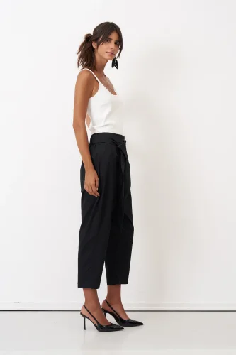 Siyah Anvelop Kemerli Neraki Pantolon - 4