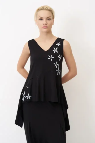 Siyah Çiçek Desenli V Yaka Spetses Bluz - 4