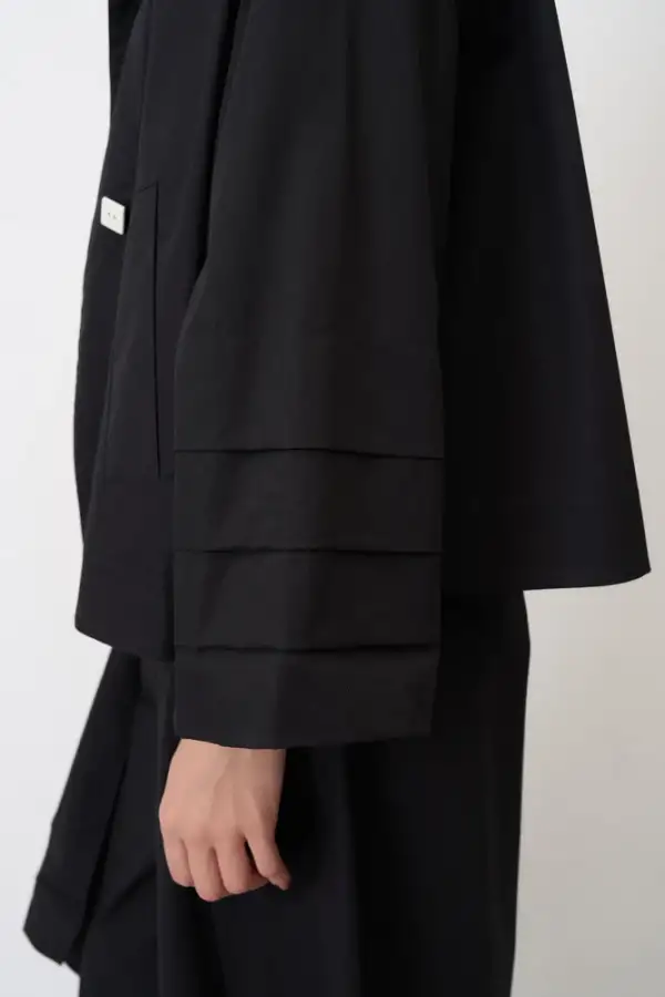 Siyah Kol Ucu Katlama Detaylı Kısa Souda Ceket - 5