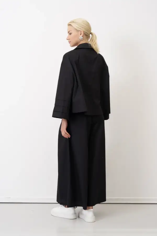 Siyah Kol Ucu Katlama Detaylı Kısa Souda Ceket - 6