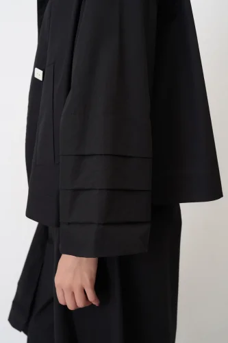 Siyah Kol Ucu Katlama Detaylı Kısa Souda Ceket - 5