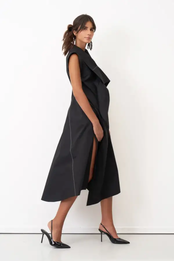 Siyah Kolsuz Büyük Yaka Dikiş Detaylı Neraki Elbise - 3