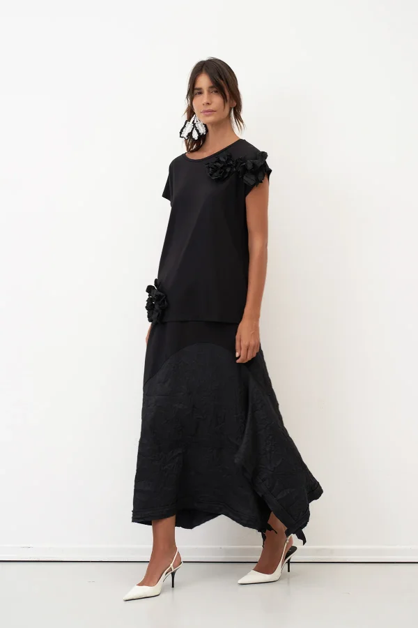 Siyah Tafta Çiçek Detaylı Kokkino Bluz - 3